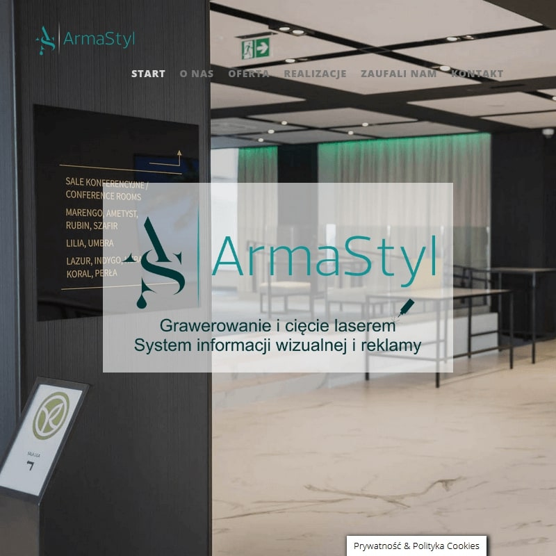 Oznakowanie hotelu i  tabliczki kierunkowe